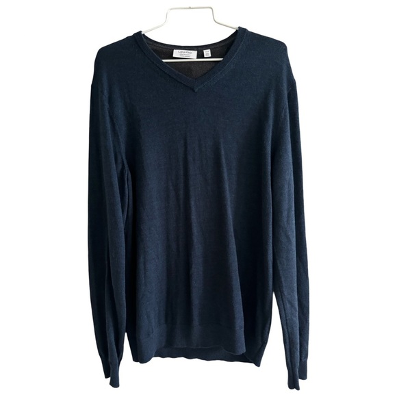 Calvin Klein V-Neck Extra Fine 100% Merino Wool Navy Blue Sweater Size Medium - Picture 1 of 14